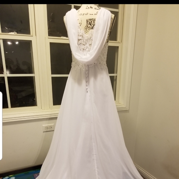 Wedding Gown (New but no tags) - Picture 2 of 4